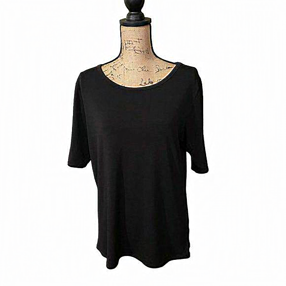 LuLaRoe Tops - LuLaRoe GiGi Top‎